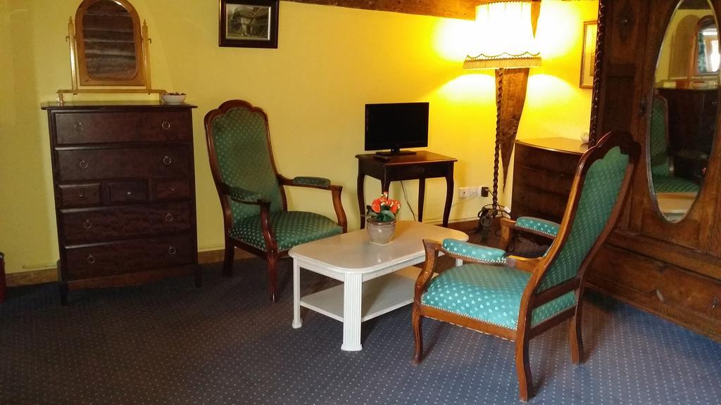 Les Trois Cheminees Chambres d'Hotes Livarot-Pays-d'Auge Extérieur photo